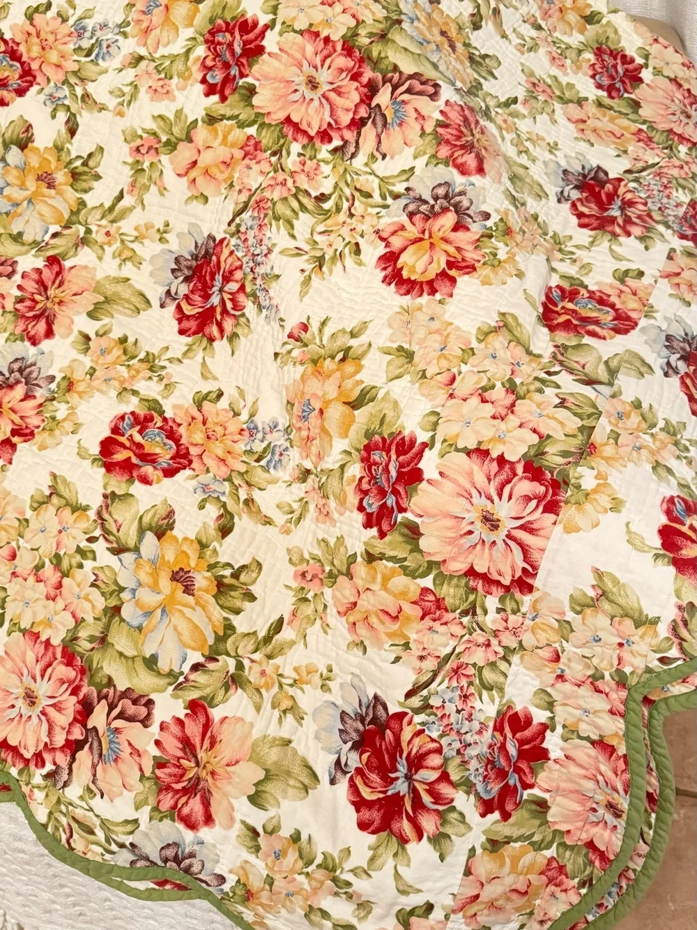 Vintage, 1980s, machine pieced, hand quilted, reversible blanket 67